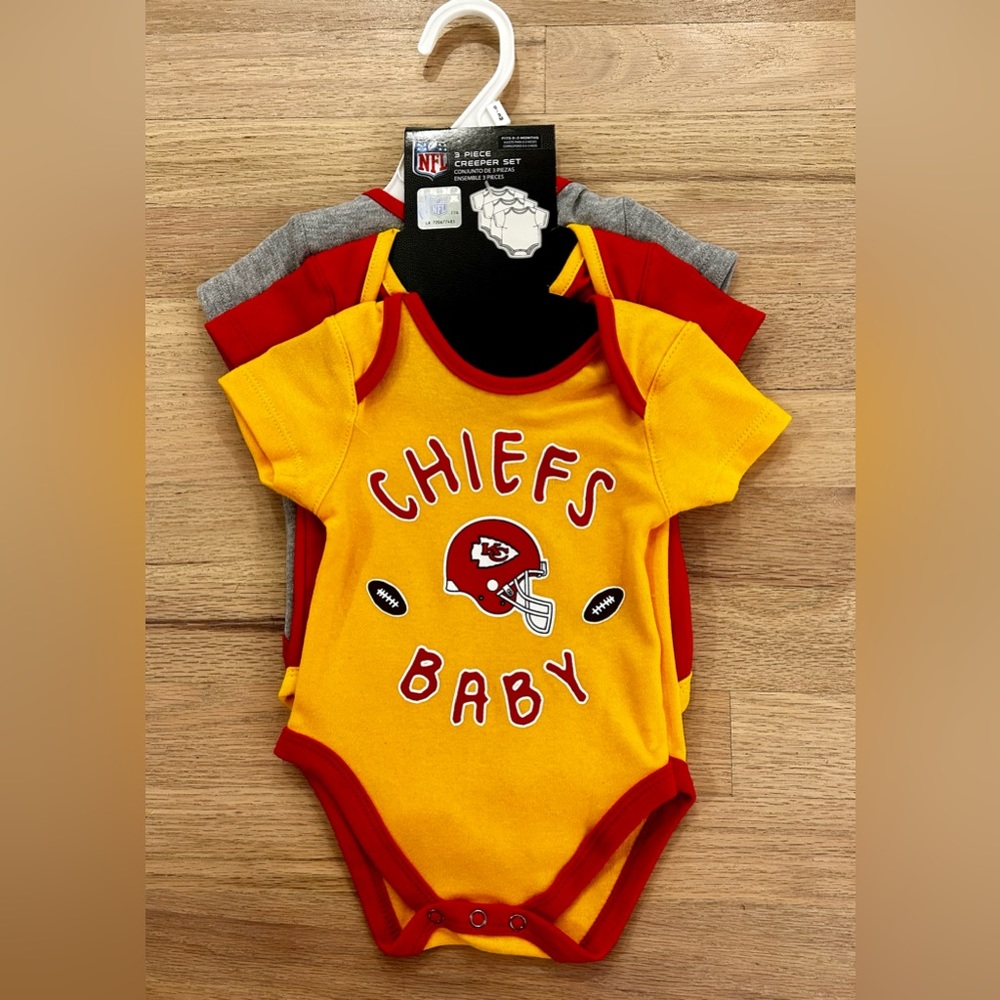 Baby’s KC chiefs onesies